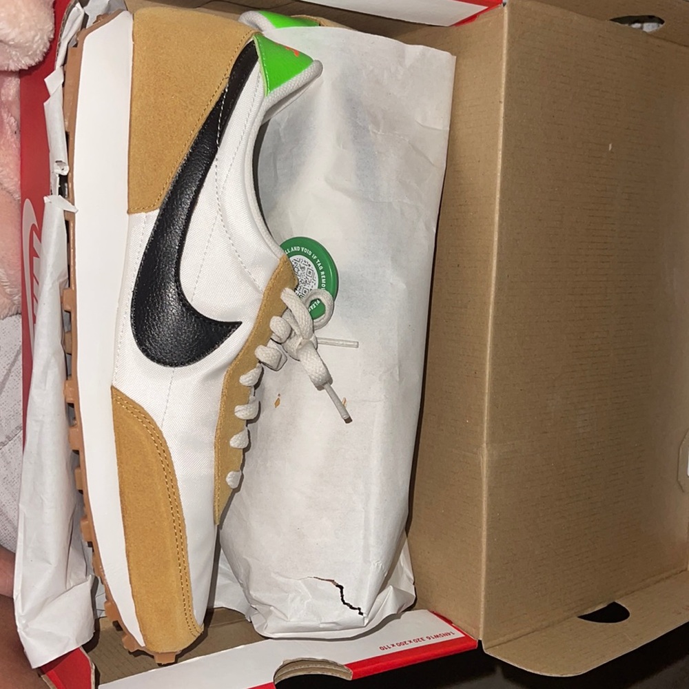 Nike Daybreaks Women size 10.5